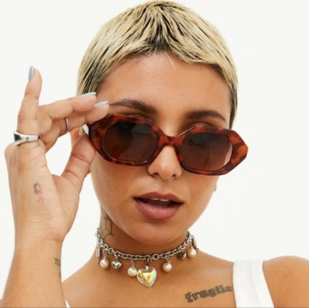 Sunglasses - Picture 6 of 7